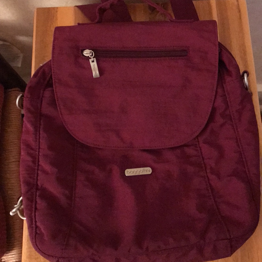 Baggallini mini backpack